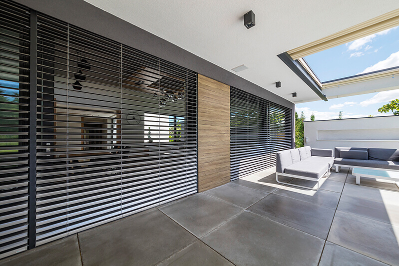 Jakie osłony okienne do dużych przeszkleń?